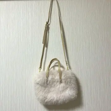 라이트 핑크 퍼 핸드백