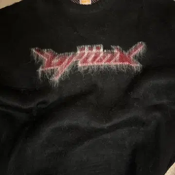 로고 블랙 니트 스웨터