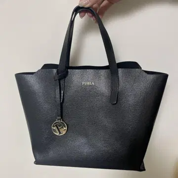 FURLA 블랙 토트백