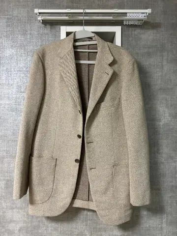 SOZEREIGN 베이지 테일러드 자켓