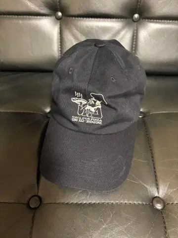 블랙 자수 로고 야구 모자