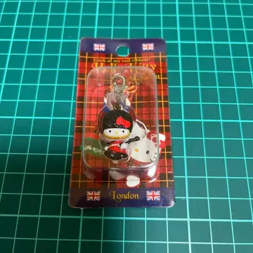 [ 하자!! ] 지역 한정 키티 지퍼 마스코트 영국 키티 근위병 버전