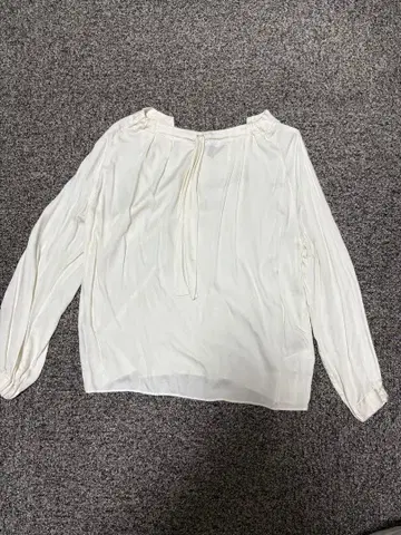 TOMORROWLAND 새틴 블라우스 화이트