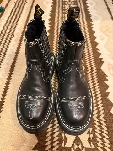 닥터마틴 통굽 첼시 부츠 웨스턴