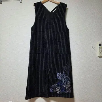 이즈스칼라 스트라이프 자수 원피스