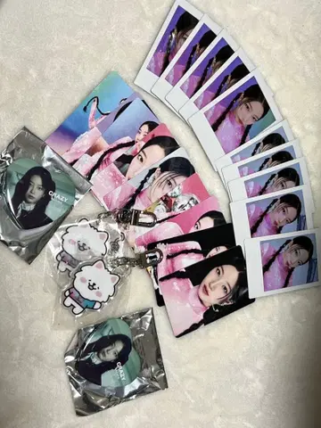 LESSERAFIM 카즈하 트레이딩 카드 캔뱃지 세트