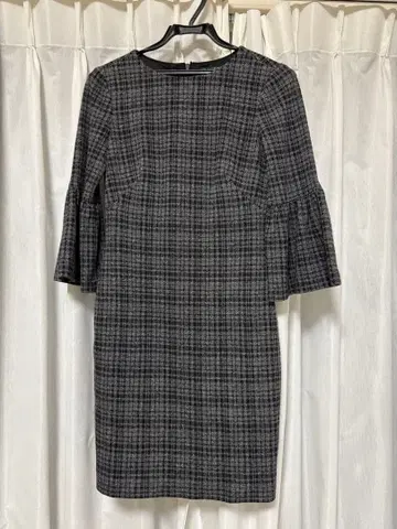 체크 무늬 플레어 슬리브 원피스