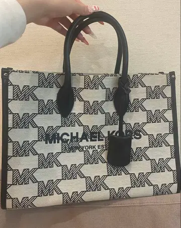 MICHAEL KORS 로고 토트백
