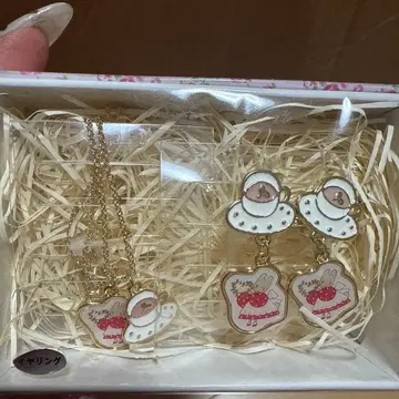 마론 크림 액세서리 귀찌 목걸이 산리오