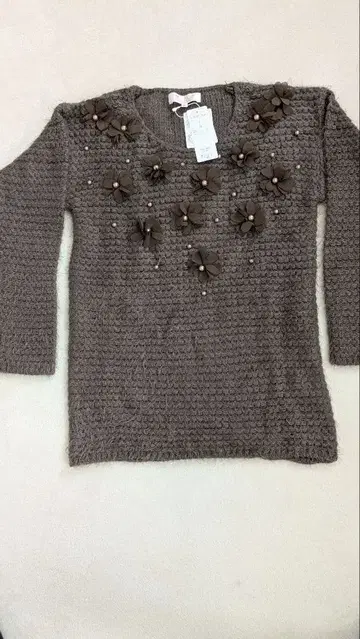 새상품 마리아 앙 플라워 모티브 브라운 니트 9호 사이즈