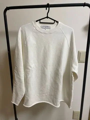 론 헤르만 KATHARINE HAMNETT 화이트 맨투맨