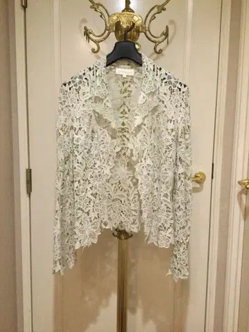 CHIRISCELIN 화이트x실버 꽃무늬 레이스 볼레로 긴팔