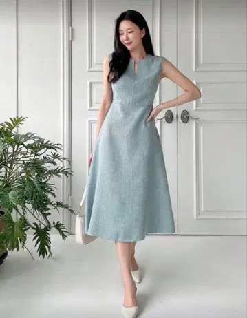 슬리브리스 A라인 원피스 라이트 블루