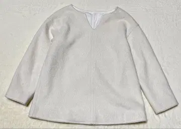 새상품급 벌스데이 바쉬 화이트 상의 긴팔 V넥 S 사이즈