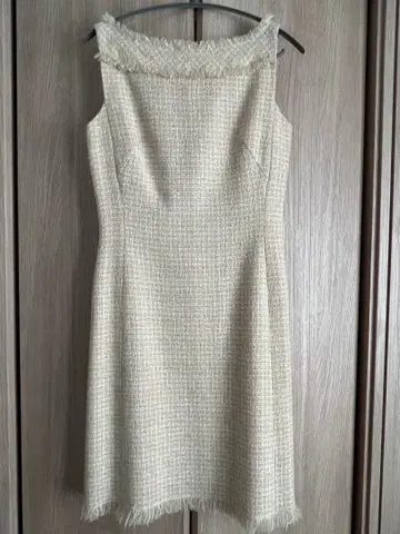 아틀리에.서브 슬리브리스 트위드 원피스 베이지 프린지 헴