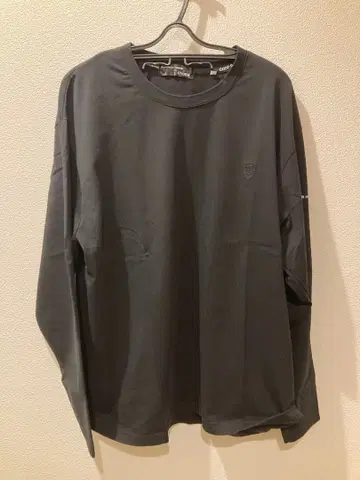 CODE:B 블랙 긴팔 티셔츠