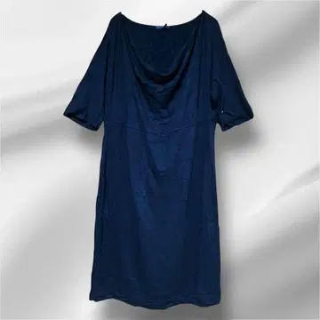 데이지 푸엔테스 블랙 반팔 원피스 심플