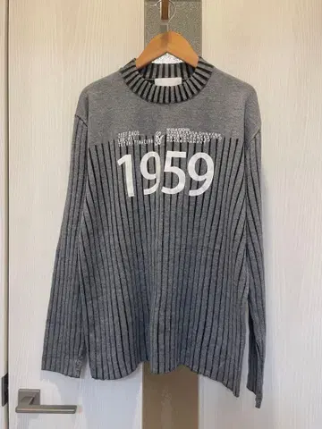 1959 로고 프린트 리브 니트 스웨터 그레이 긴팔