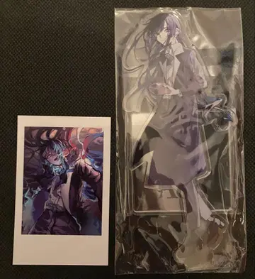 Ado 아크릴 스탠드 모나리자의 옆얼굴