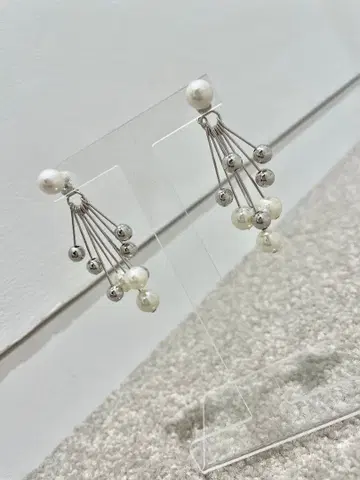 미사용 ROSIEE 펄&메탈 볼륨 귀걸이 이시카와 라보