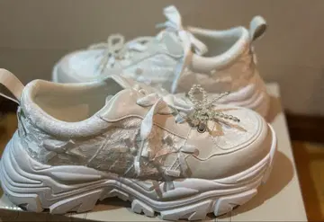 MAJESTIC LEGON 2WAY 데코 리본 스니커즈 화이트 계열