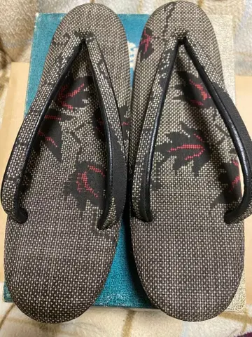 의 조리 꽃무늬 조리 흑갈색 일본 의류 신발