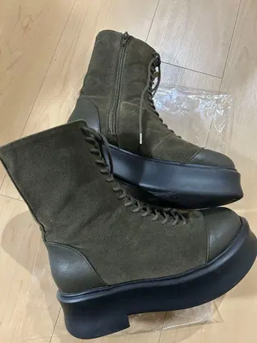 지나시스 레이스업 부츠