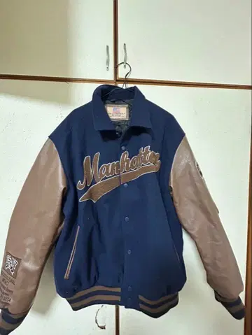 맨해튼 바시티 자켓 L 사이즈