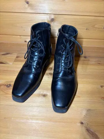 블랙 레이스업 부츠 중간 힐 사이드 지퍼 부착