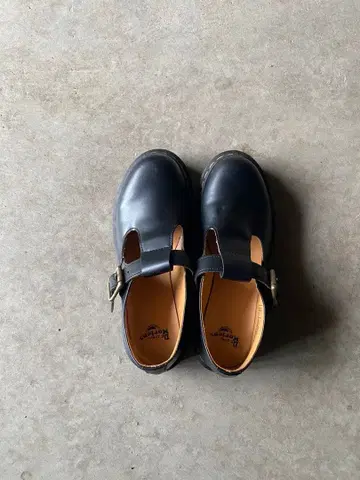 닥터 마틴 블랙 메리제인 슈즈