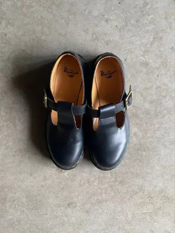 새상품급 Dr. Martens 블랙 메리제인 신발