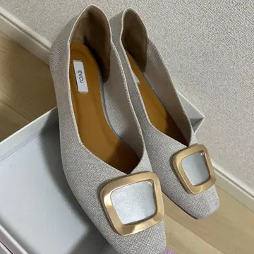 EVOL 베이지 스퀘어토 펌프스