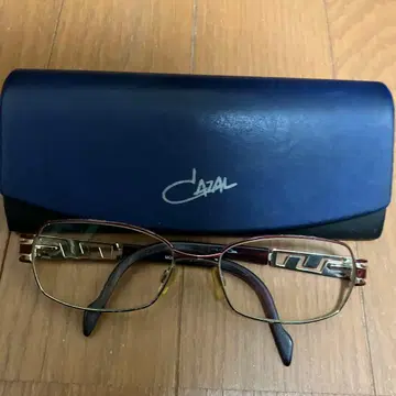 Cazal 지오메트릭 디자인 안경 도수 있음 1010
