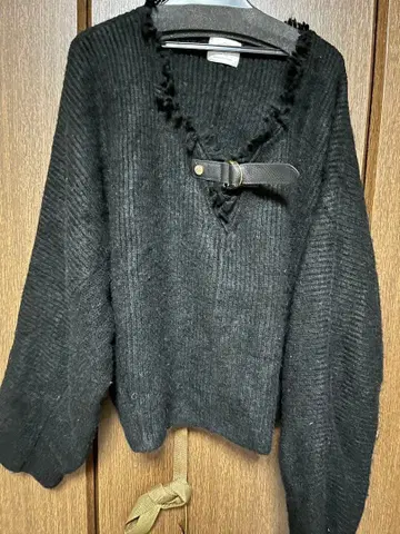 스콧 클럽 라디 아트 프린지 블랙 니트