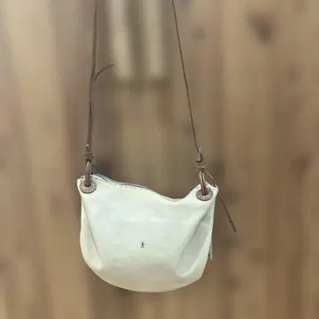 헨리 베글린 가죽 숄더백 오미노 군