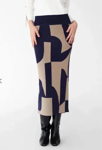 기하학 패턴 타이트 스커트 네이비/베이지