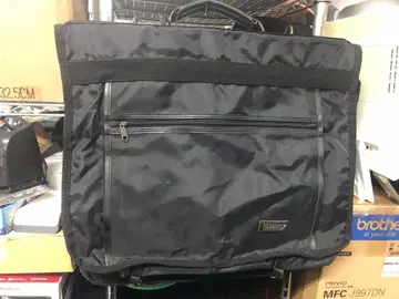 TAKEOFF 블랙 비즈니스 백 행거 두 개