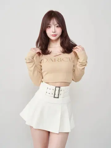 다리치 클래식 로고 크로스 상의