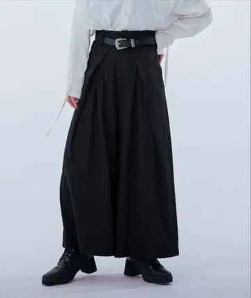 하카마 턱 와이드 팬츠