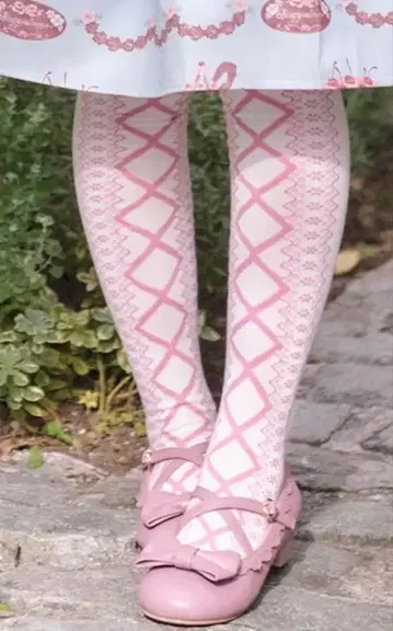 axes femme kawaii 레이스업 패턴 오버니 (핑크)