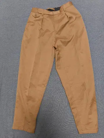 코로니 클로징 베이지 코튼 슬랙스