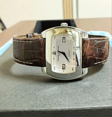 새상품급 BAUME & MERCIER 자동 와인딩 데이트 햄튼 손목시계