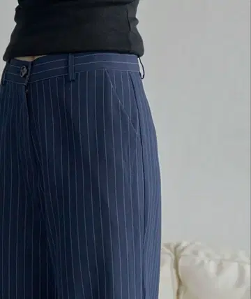 네이비 스트라이프 팬츠