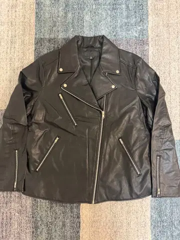 UNIQLO 라이더 가죽 자켓