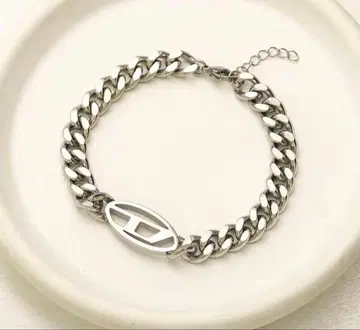 D 로고 체인 팔찌