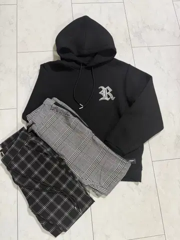 아담스 저글러 후드티와 체크 팬츠 세트