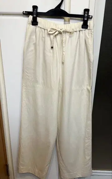 유나이티드 애로우즈 울 화이트 팬츠 사이즈 38