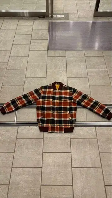 웜 컬러 체크 무늬 블루종