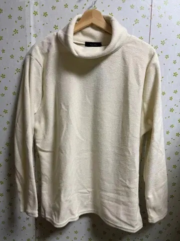 4L 사이즈 아이보리 플리스 하이넥 긴팔