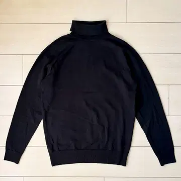 존스메들리 JOHN SMEDLEY 터틀넥 울 니트 S 블랙
